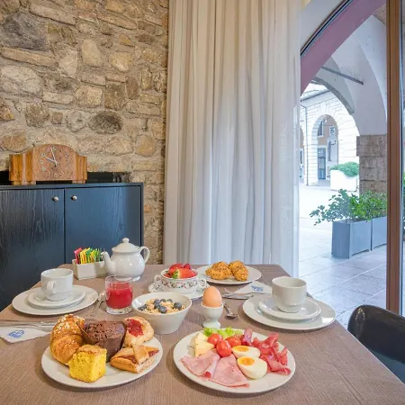 Hotel Piroscafo