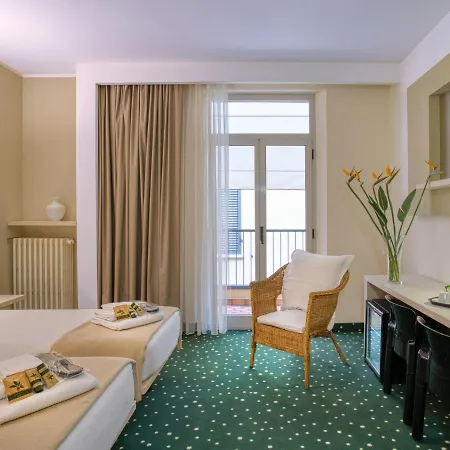 Piroscafo Hotel Desenzano del Garda