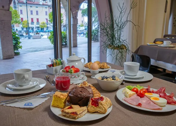 Отель Piroscafo 3*