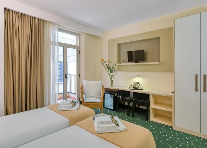 Отель Piroscafo 3*