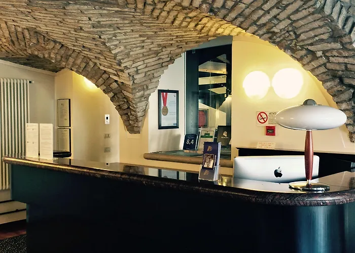 Piroscafo Отель Дезенцано-дель-Гарда