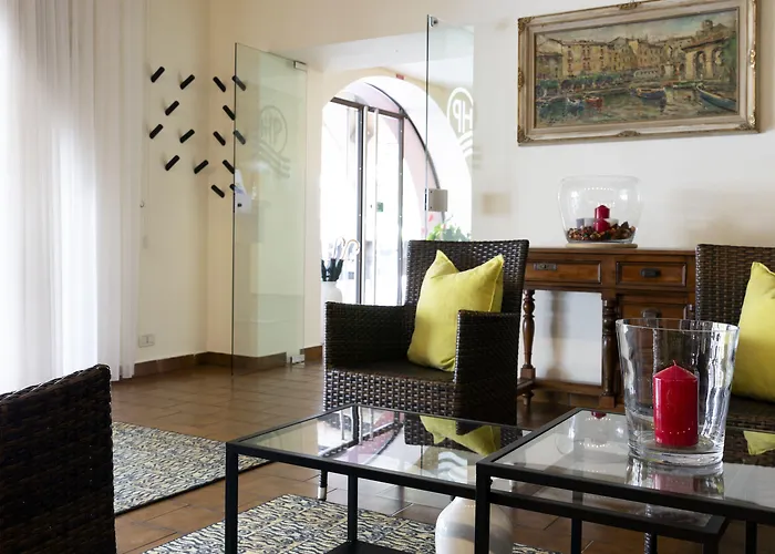 Piroscafo Отель Дезенцано-дель-Гарда